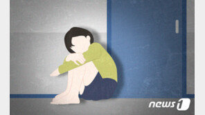 “악취 가득한 집” 바퀴벌레 우글·쓰레기 더미…초등생 딸과 부모 분리조치