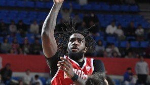 프로농구 SK, LG에 79-78 역전승…시즌 40승 달성