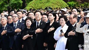 李 “전쟁 걱정 없는 평화로운 나라”… 北과 대화복원 의지