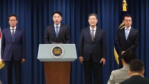 ‘86그룹’ 대표 우상호 정무수석, 비서실장보다 선수 높아…정치개혁 역할 주목