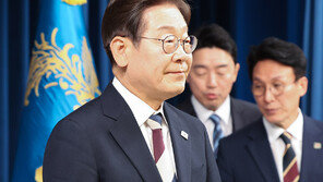 헌법재판관 후보에 ‘李 변호’ 이승엽 검토…대통령실 “이해충돌 이해 못해”