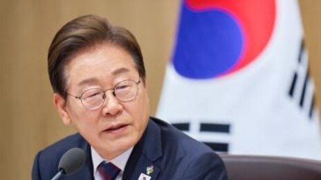 李대통령 “대통령실 직원 과로로 쓰러져…무거운 책임감”