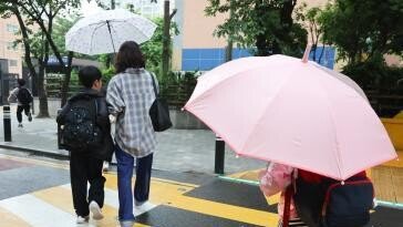 맞벌이 비중 4년만에 줄었지만…30·40대는 늘었다