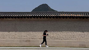 이상순, 광화문서 러닝하는 ♥이효리 공개…잉꼬부부 근황